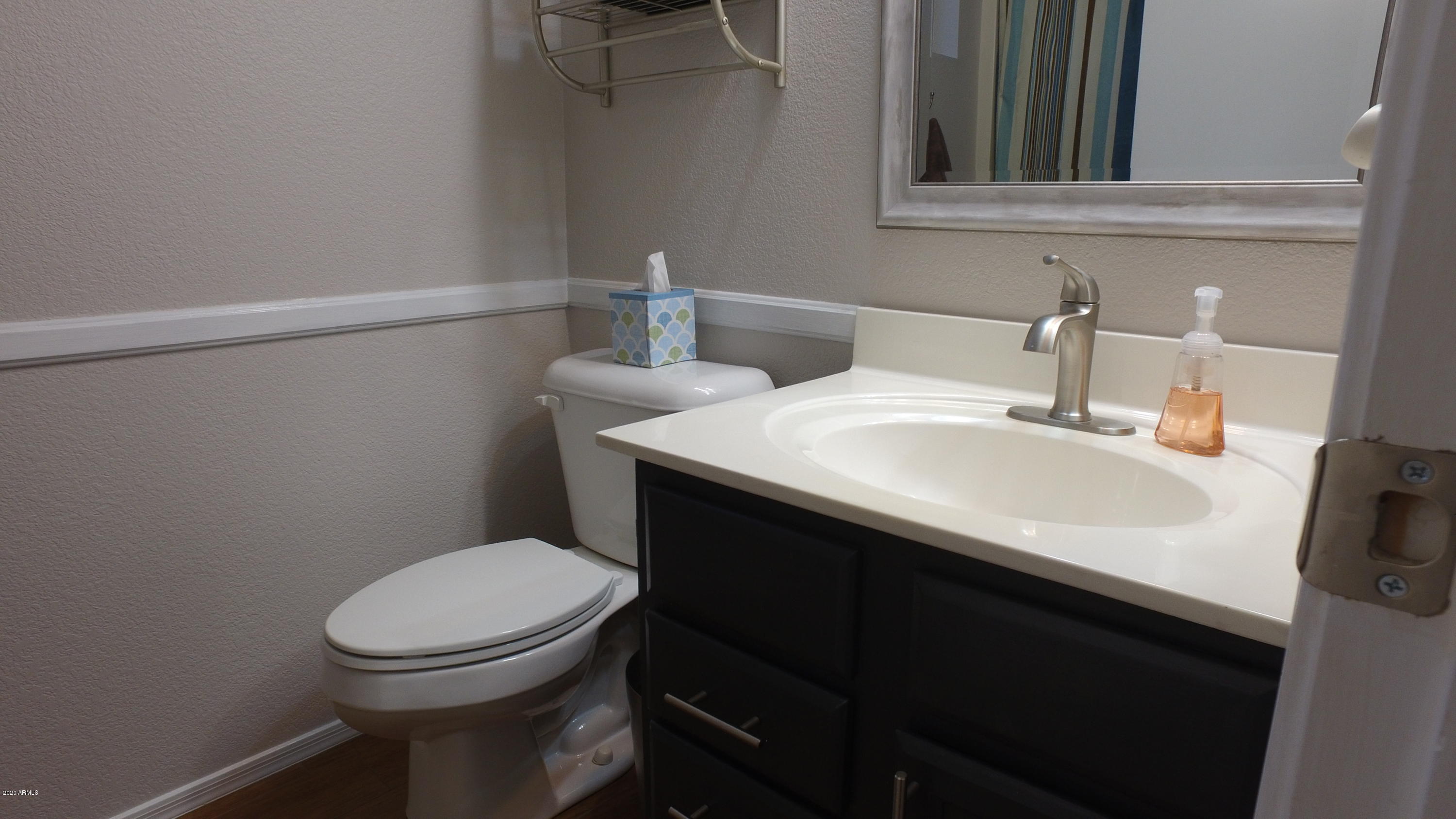 945 East Baylor Lane Gilbert, AZ 85296 - Photo 18 of 26 2nd Bathroom
