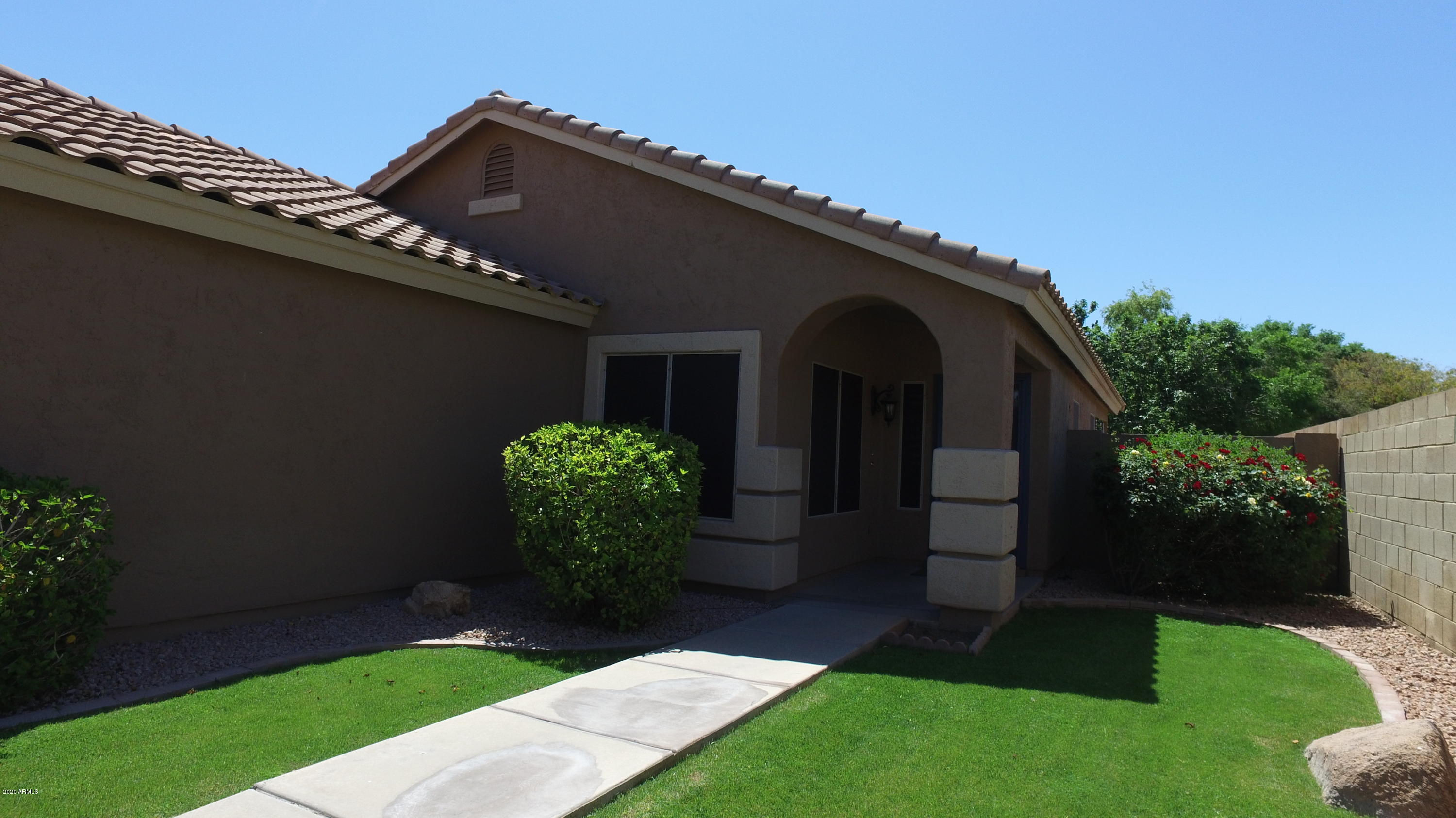 945 East Baylor Lane Gilbert, AZ 85296 - Photo 2 of 26 2 Front Entry
