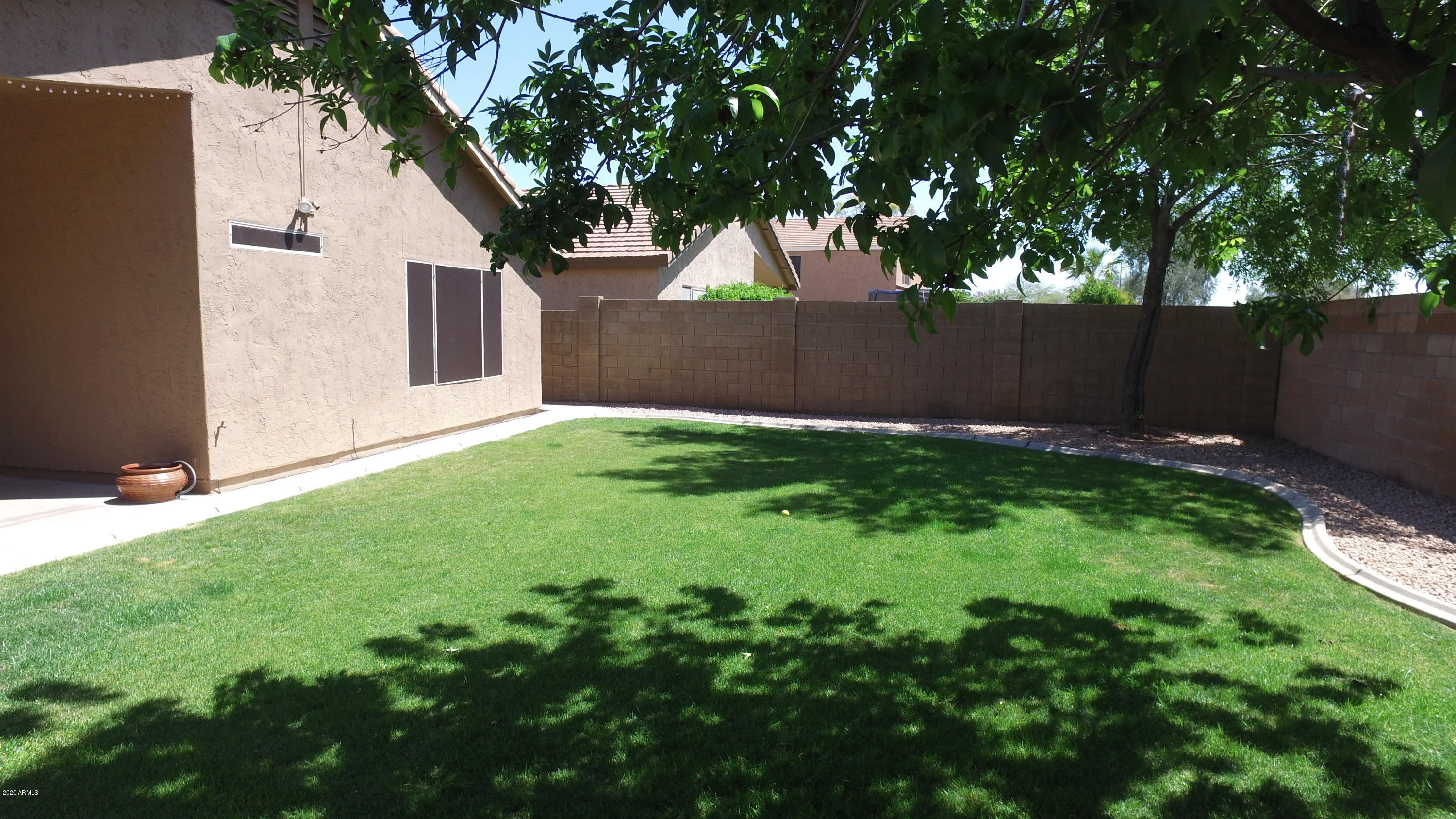 945 East Baylor Lane Gilbert, AZ 85296 - Photo 23 of 26 21 Backyard 2