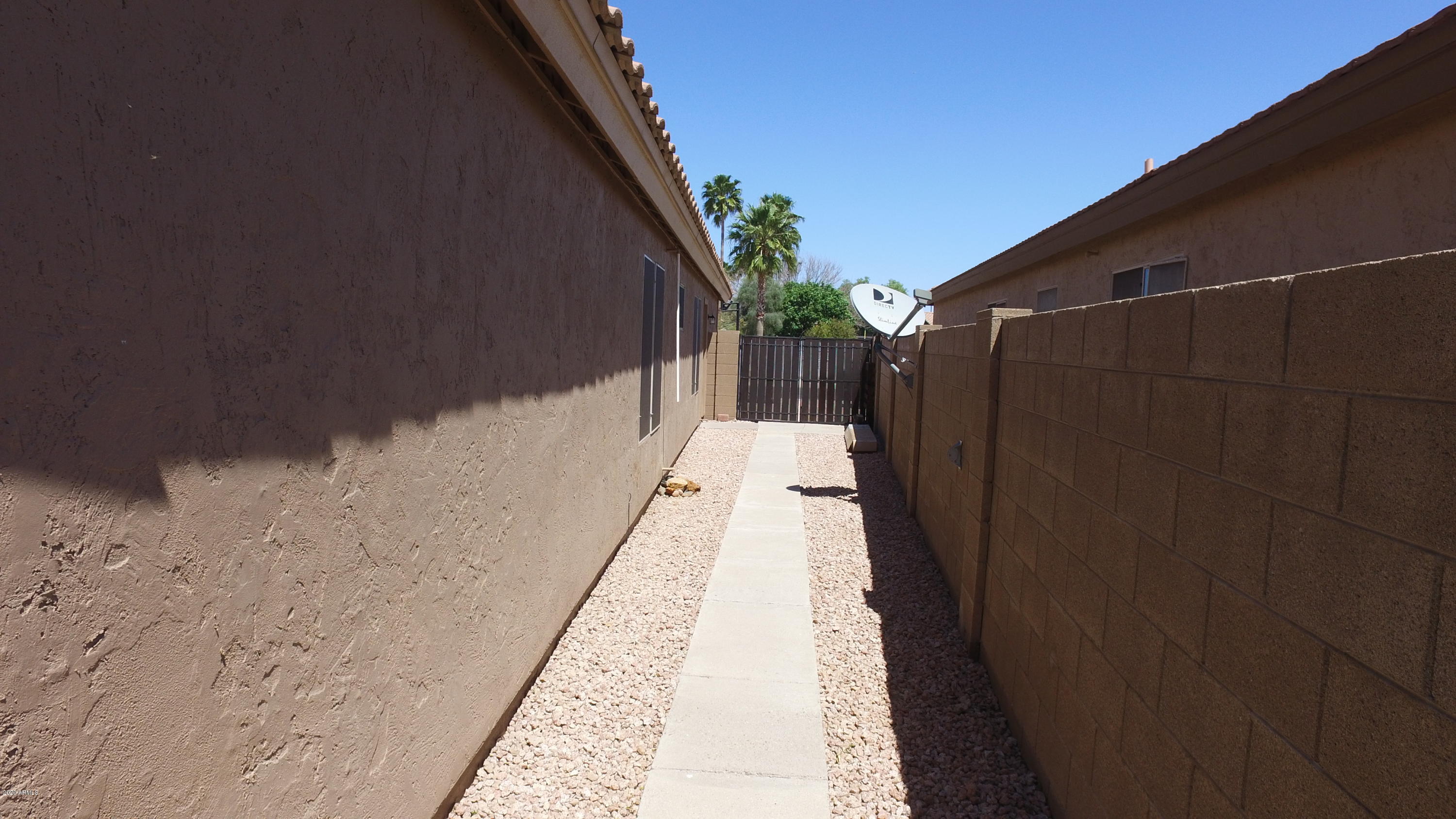 945 East Baylor Lane Gilbert, AZ 85296 - Photo 25 of 26 23 Side Yard and RV Gate