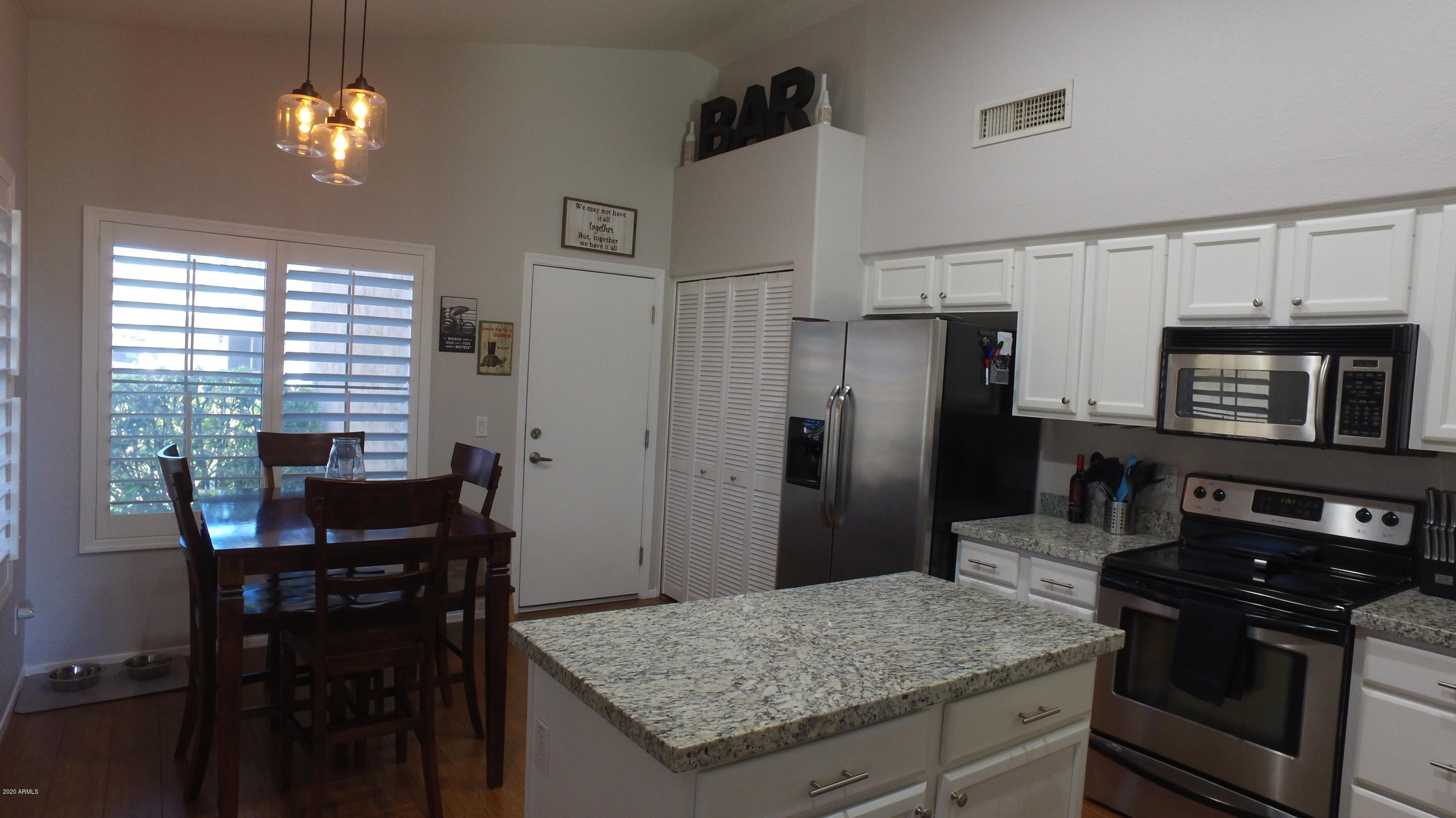 945 East Baylor Lane Gilbert, AZ 85296 - Photo 6 of 26 6 Kitchen