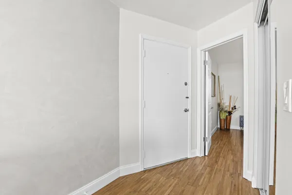$2,200 | 2936 Lake Shore Drive, Unit 204, West Palm Beach, FL 33404