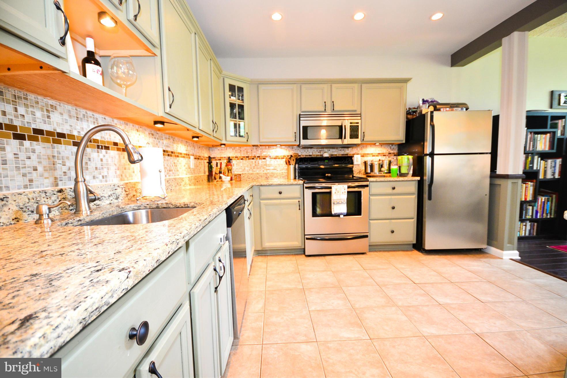 2120 Green Watch Way, Unit 200 Reston, VA 20191 - Photo 3 of 19 Kitchen