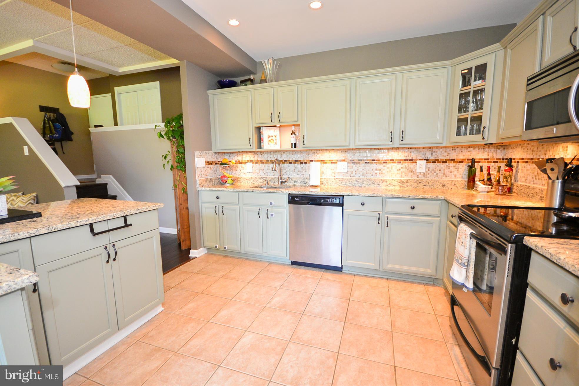 2120 Green Watch Way, Unit 200 Reston, VA 20191 - Photo 4 of 19 Kitchen