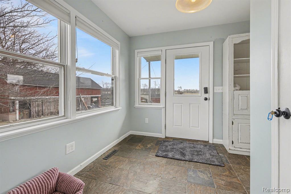 7861 Gregory Road Dexter, MI 48130 - Photo 13 of 37
