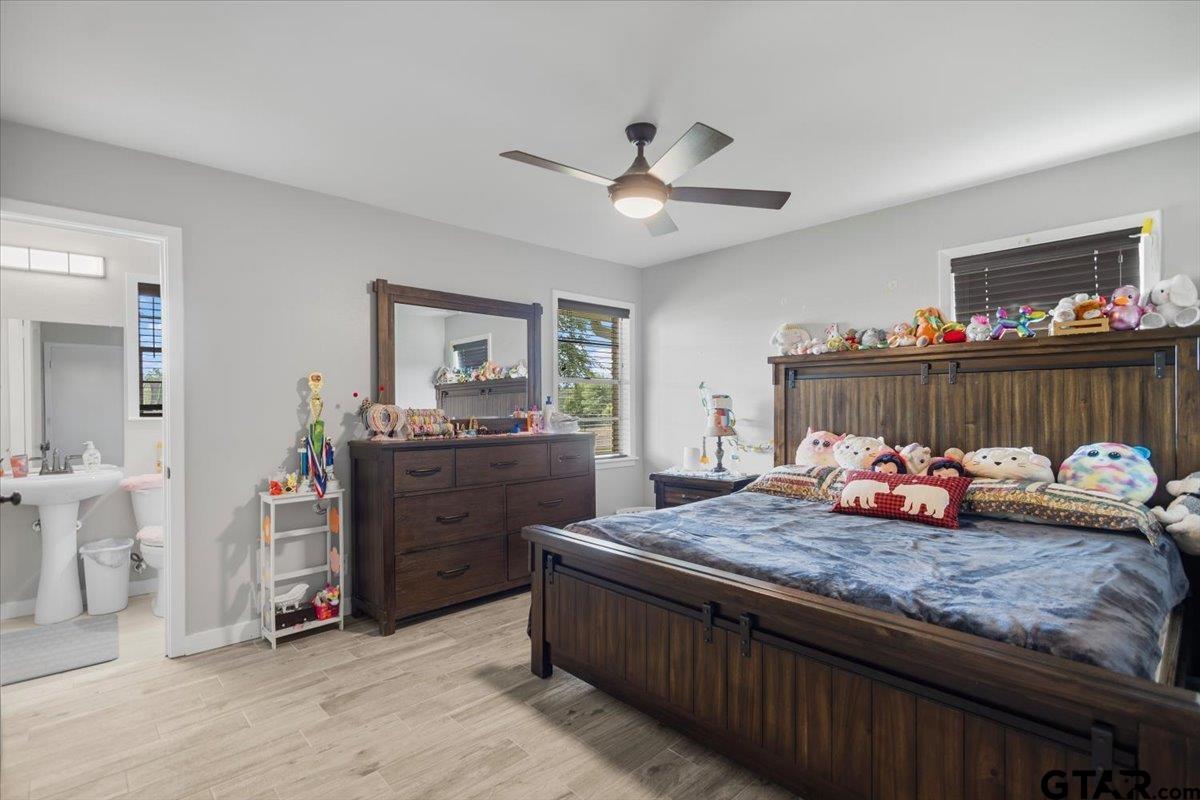 514 East Doc Dodson Street East Naples, TX 75568 - Photo 7 of 39
