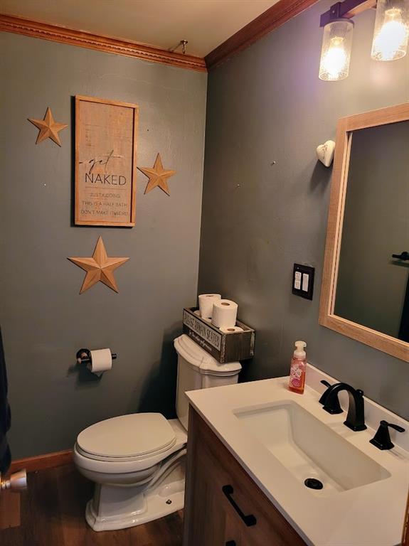 471 Beech Road Pittsburgh, PA 15239 - Photo 37 of 38 Half bathroom on main floor
