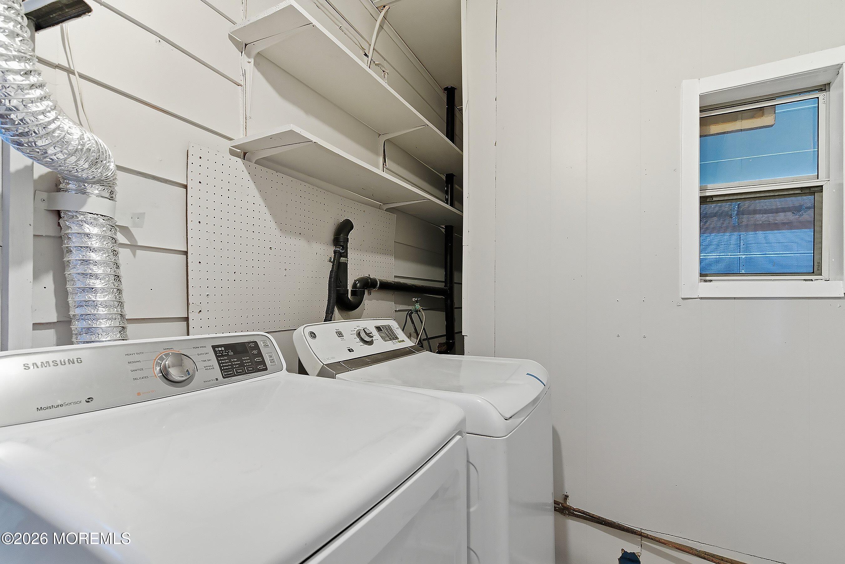 215 Sunset Lane Howell, NJ 07731 - Photo 20 of 27 20-1_15_26_Laundry