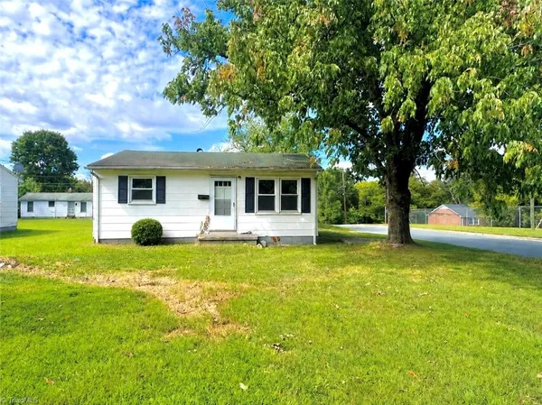 $900 | 2300 Kersey Street, Greensboro, NC 27406