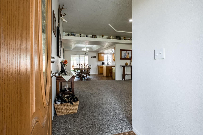 409 Montclair Way Eagle Point, OR 97524 - Photo 5 of 27 409 Montclair-6