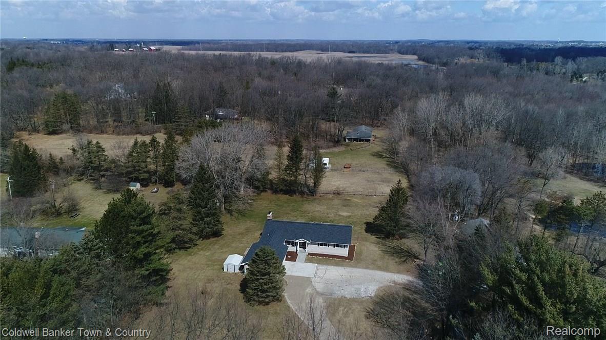 2367 Pardee Road Howell, MI 48843 - Photo 40 of 53 1.jpg