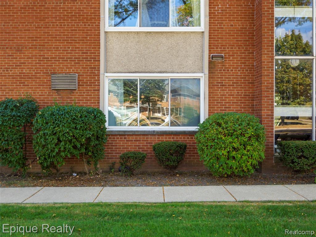 2915 West 13 Mile Road, Unit 101 Royal Oak, MI 48073 - Photo 18 of 28
