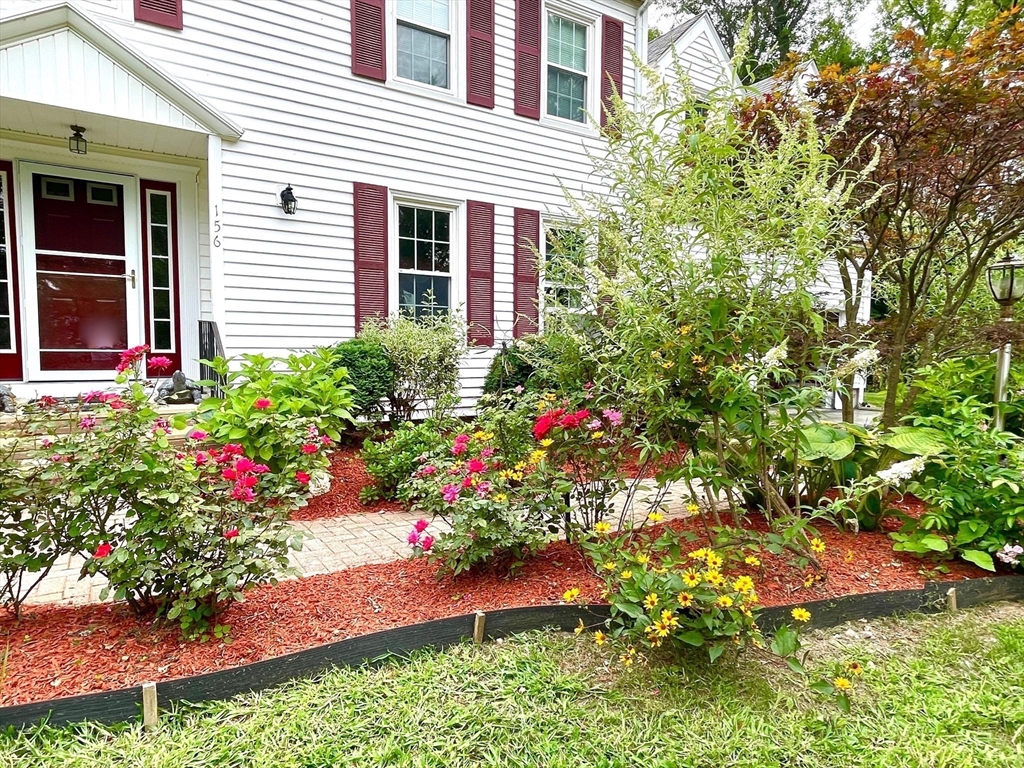 156 Mitchell Road Holliston, MA 01746 - Photo 4 of 42 Gallery Image 4
