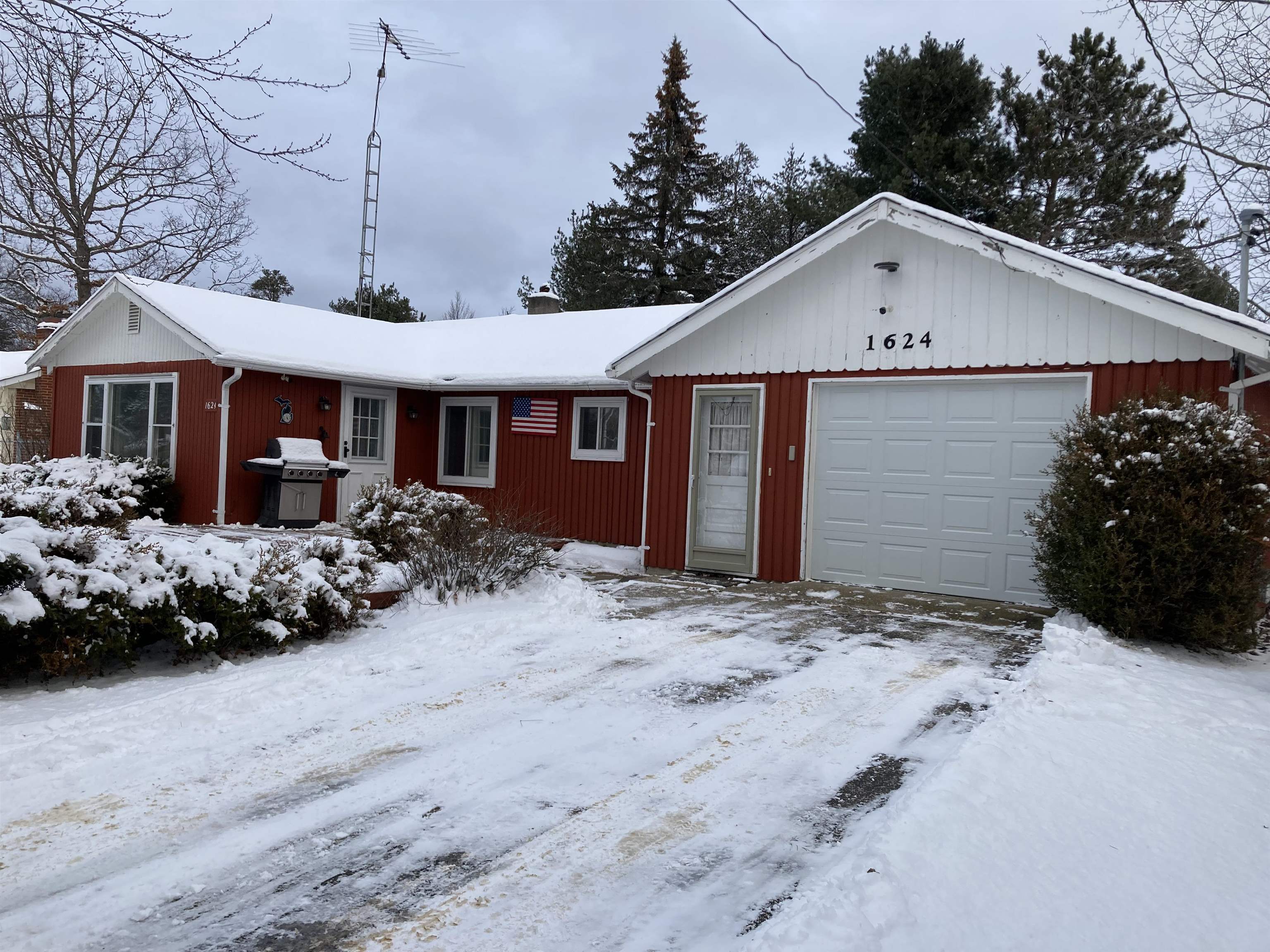 1624 Higgins Road St. Helen, MI 48656 - Photo 1 of 24 1895867.JPG