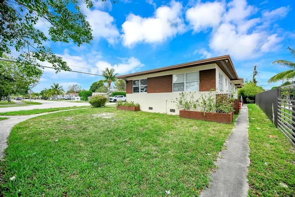 $722,000 | Biscayne Shores, Miami, FL 33161