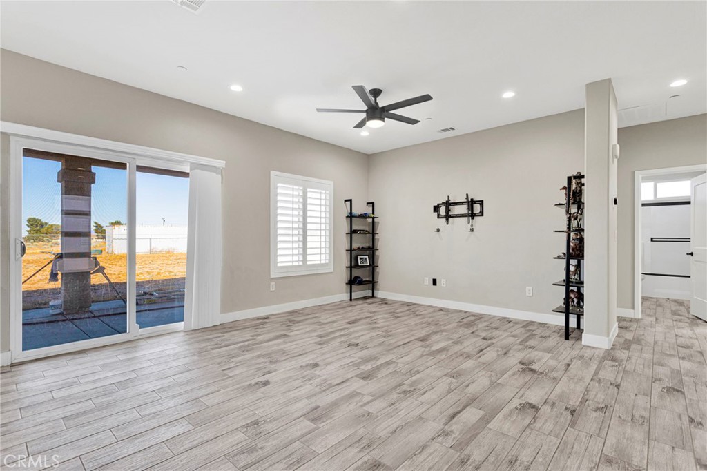 9831 Buttemere Road Phelan, CA 92371 - Photo 10 of 30