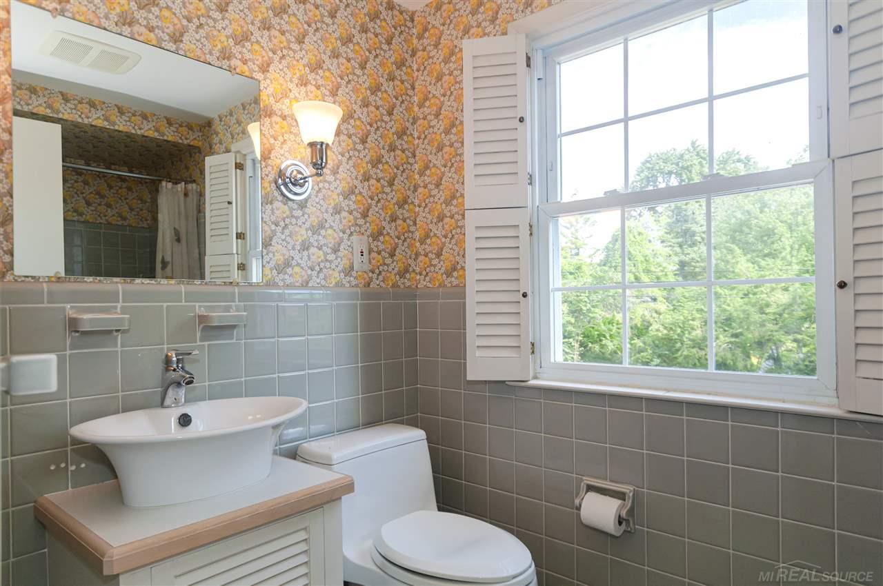 88 Roslyn Road Grosse Pointe Shores, MI 48236 - Photo 27 of 43