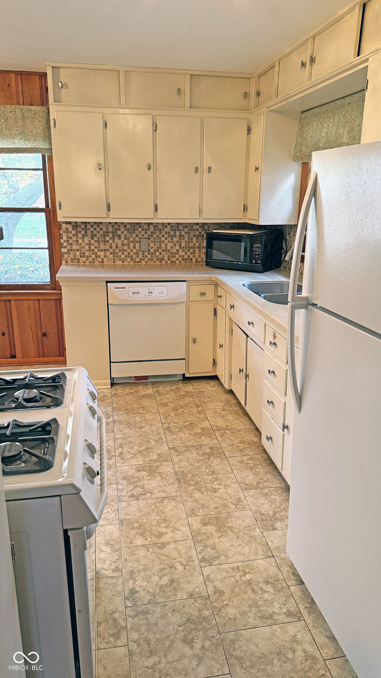 610 Chestnut Lane Greenfield, IN 46140 - Photo 11 of 21