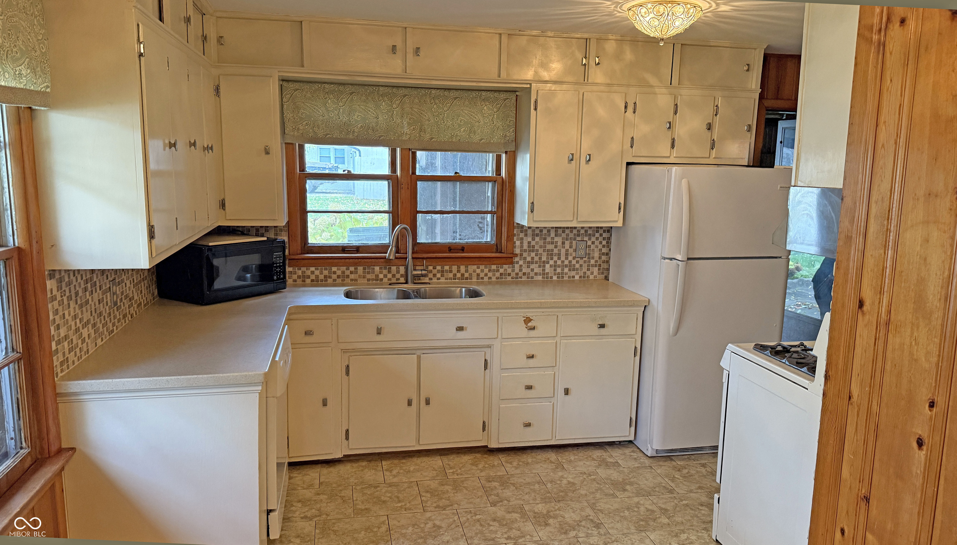 610 Chestnut Lane Greenfield, IN 46140 - Photo 9 of 21