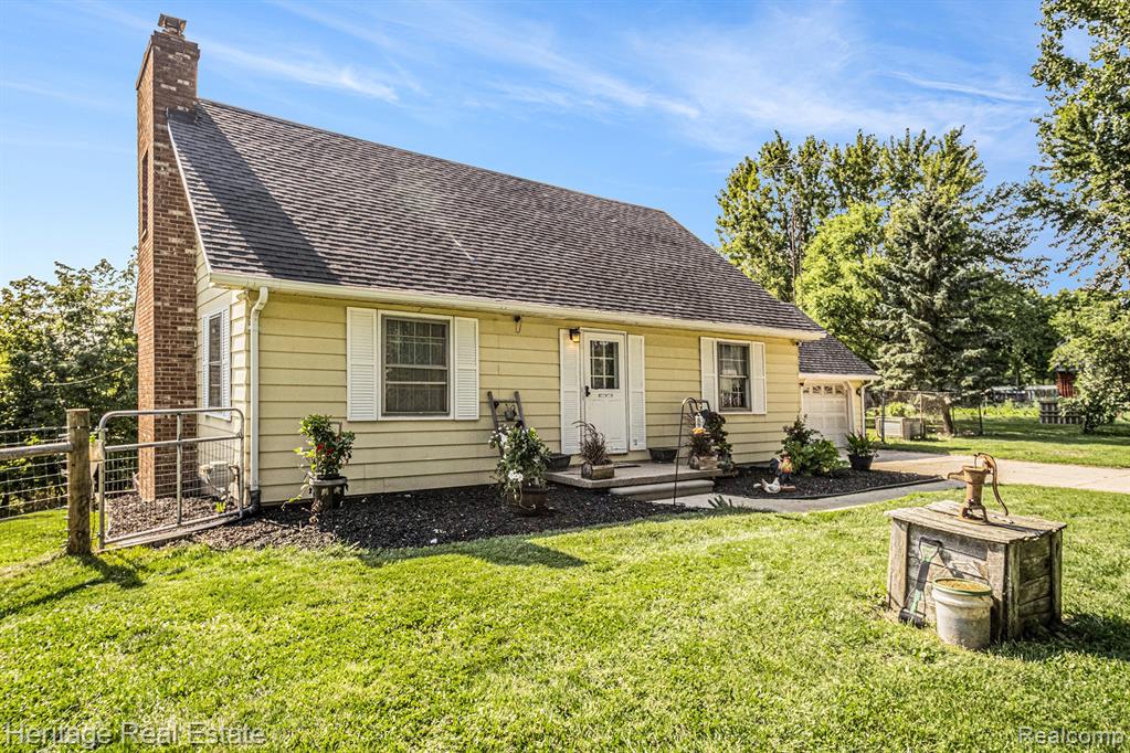 3976 Mitchell Road Lapeer, MI 48446 - Photo 3 of 45