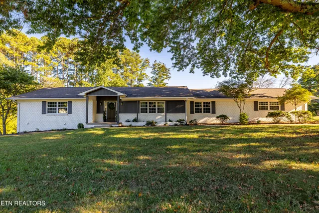 $799,900 | 2000 Eastwood Drive, Maryville, TN 37803