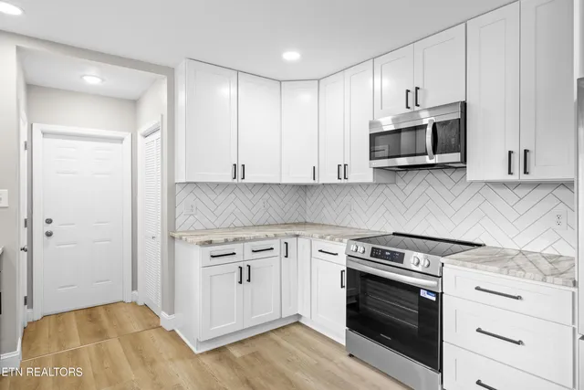 $799,900 | 2000 Eastwood Drive, Maryville, TN 37803