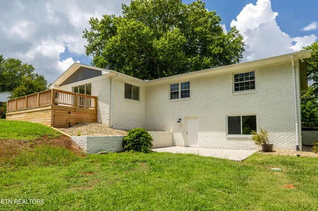 $799,900 | 2000 Eastwood Drive, Maryville, TN 37803