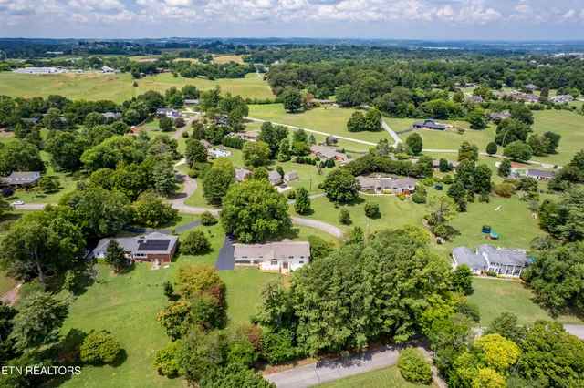 $799,900 | 2000 Eastwood Drive, Maryville, TN 37803