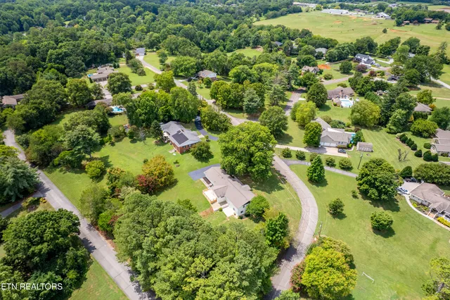 $799,900 | 2000 Eastwood Drive, Maryville, TN 37803