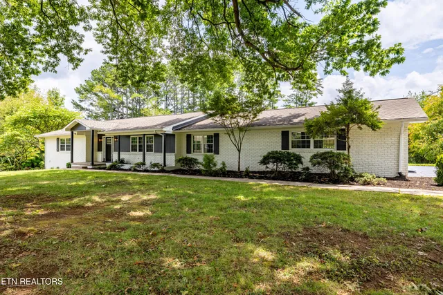 $799,900 | 2000 Eastwood Drive, Maryville, TN 37803