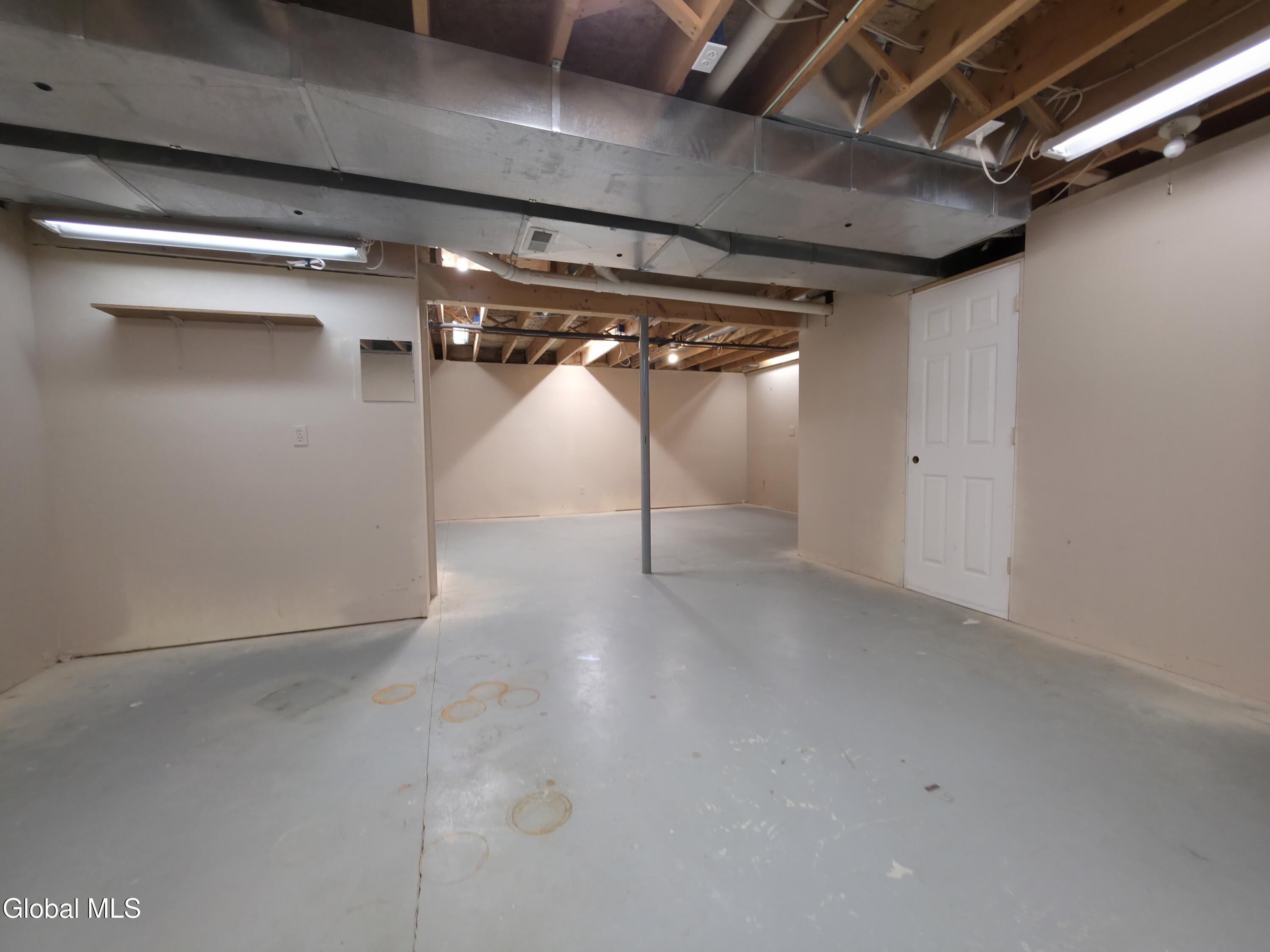 633 Stream Lane Guilderland, NY 12159 - Photo 25 of 46 20250808_112725