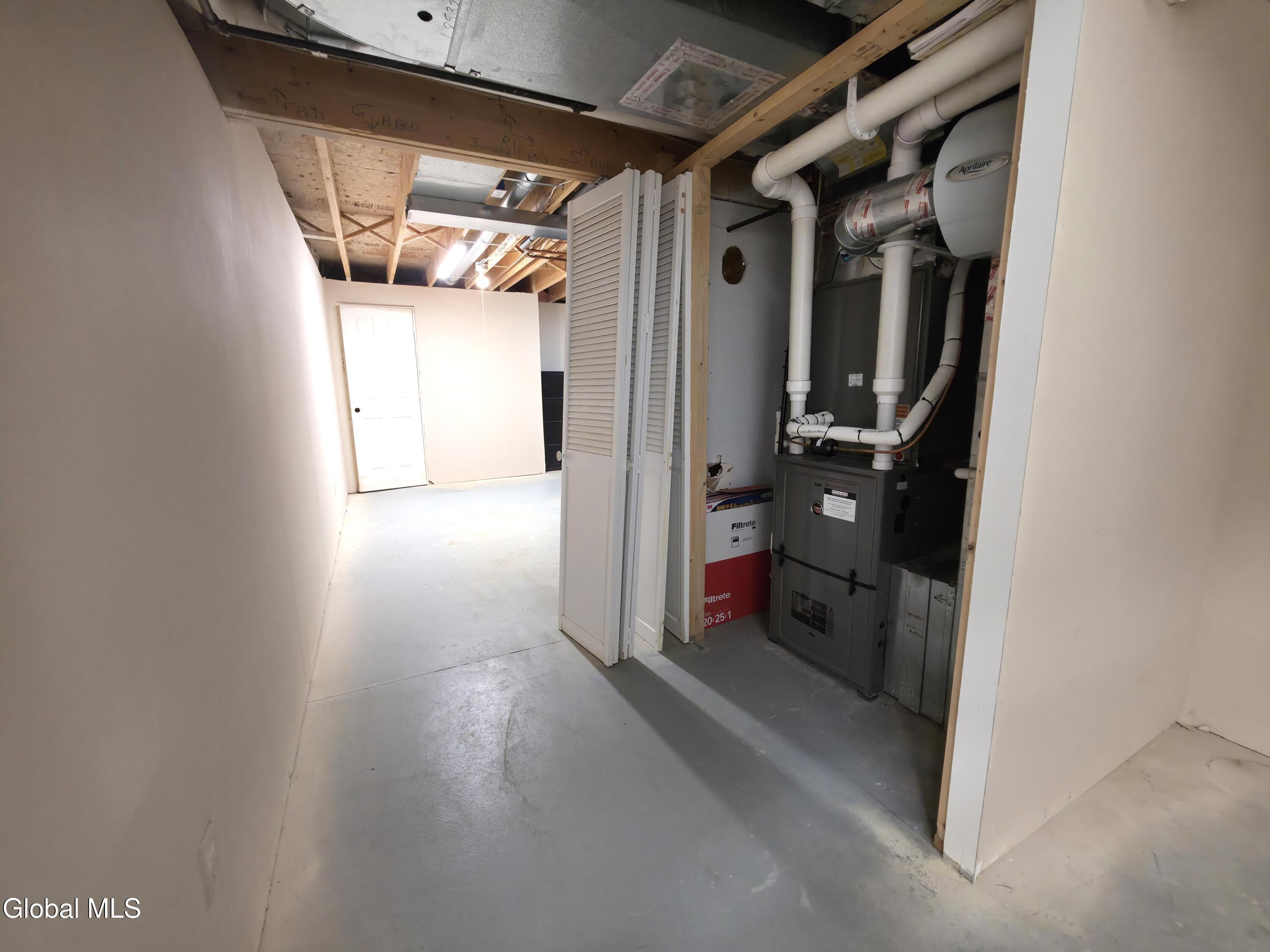 633 Stream Lane Guilderland, NY 12159 - Photo 27 of 46 20250808_112850