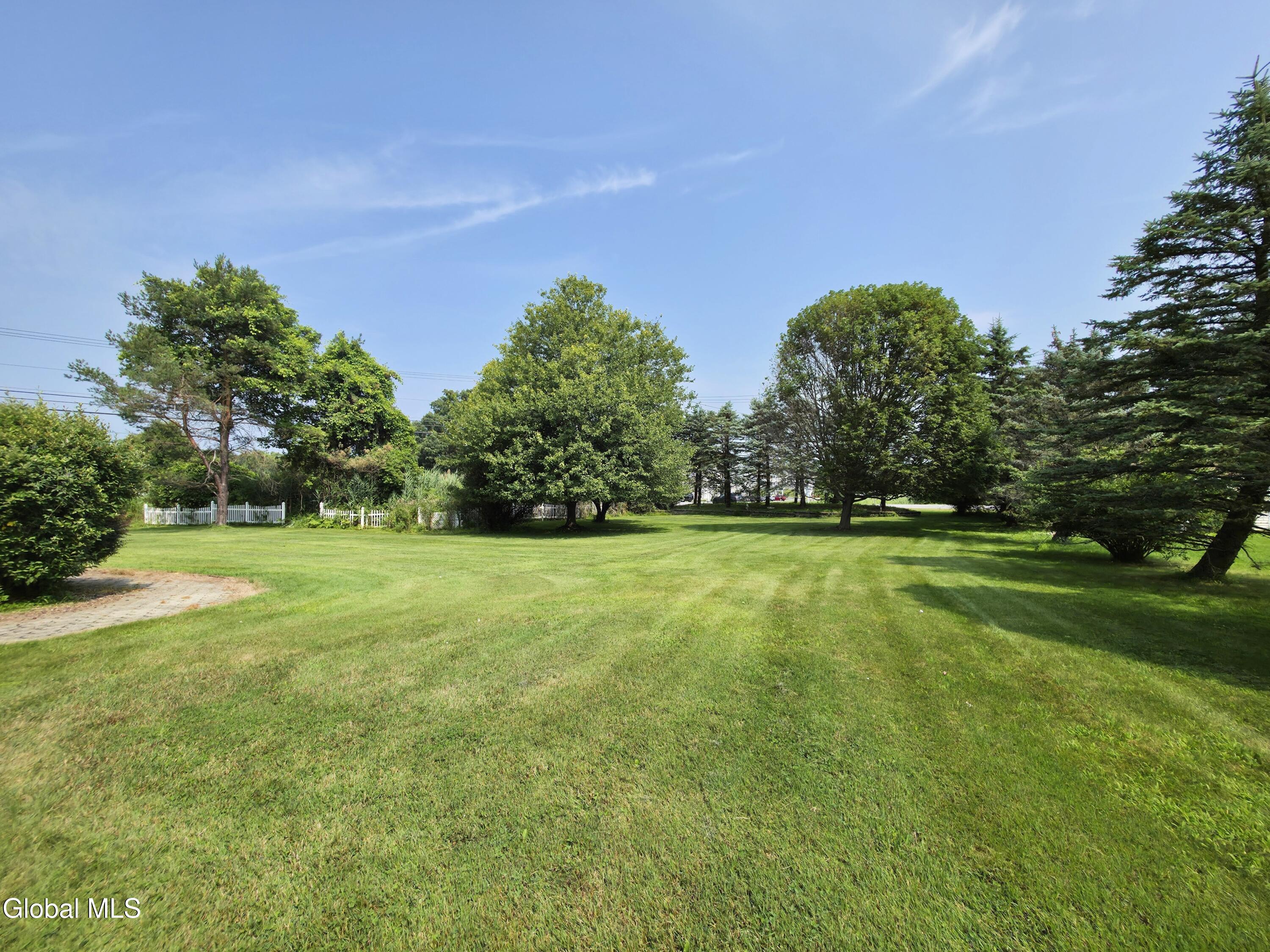 633 Stream Lane Guilderland, NY 12159 - Photo 5 of 46 20250808_111256