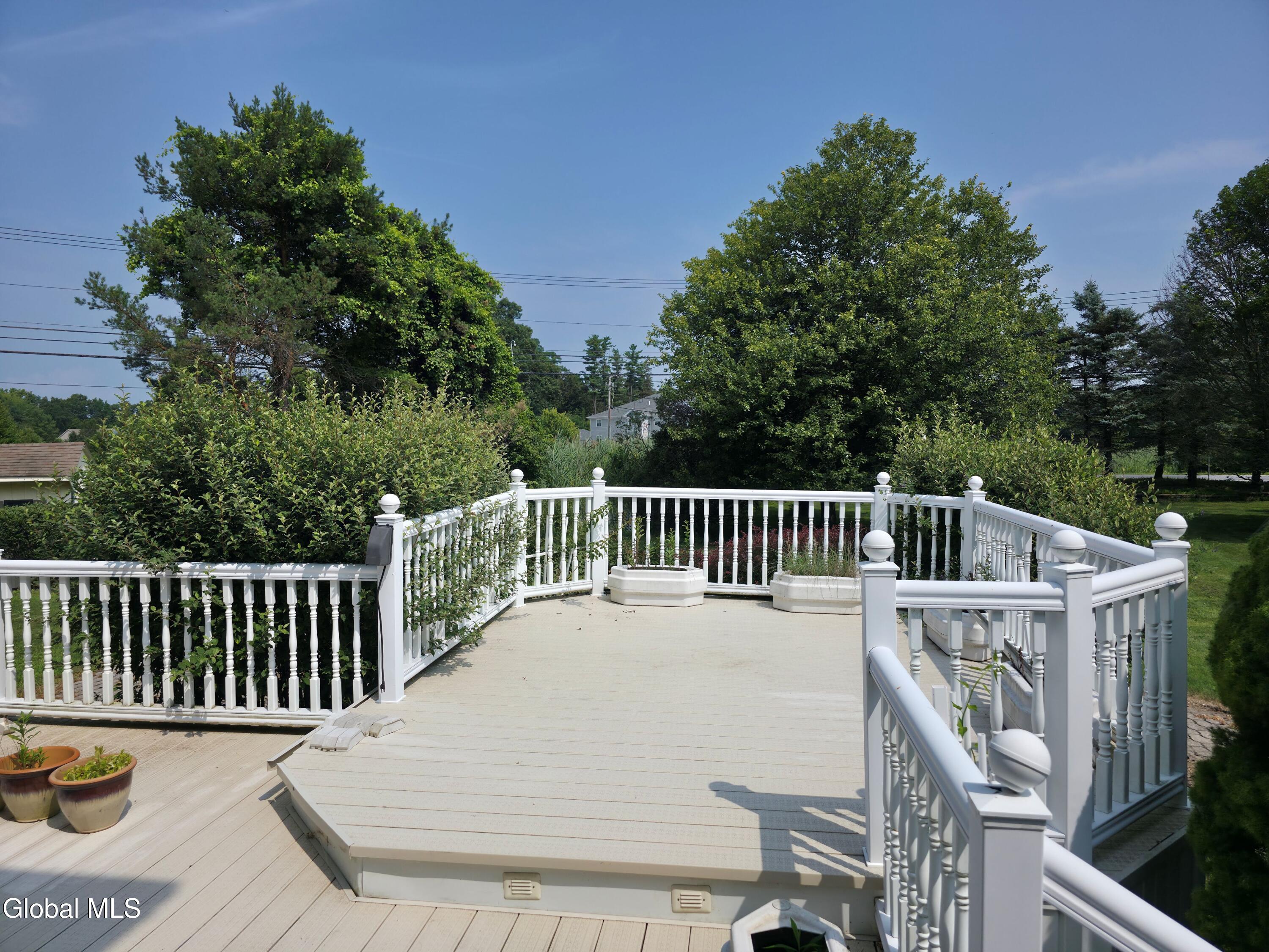 633 Stream Lane Guilderland, NY 12159 - Photo 10 of 46 3