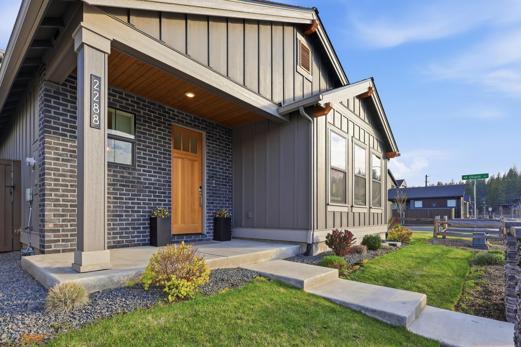 2288 Northwest Skyline Ranch Road Bend, OR 97703 - Photo 6 of 71 9_welcome home