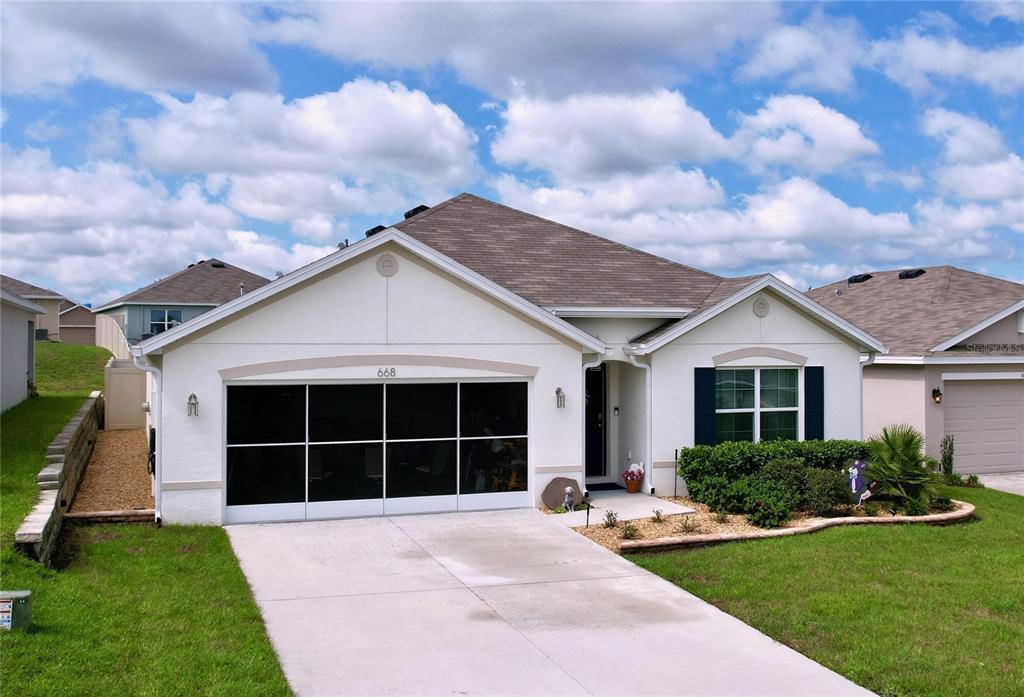 668 West Twisted Oaks Dr