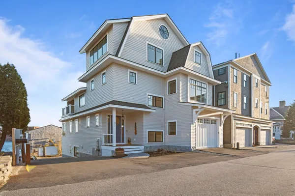 $5,800,000 | 21 Badgers Island West, Unit 21, Kittery, ME 03904