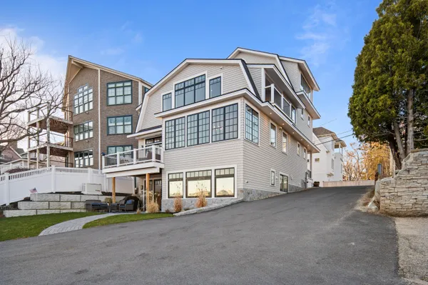 $5,800,000 | 21 Badgers Island West, Unit 21, Kittery, ME 03904