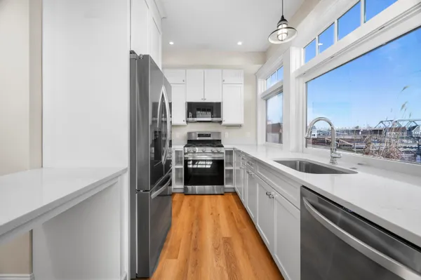 $5,800,000 | 21 Badgers Island West, Unit 21, Kittery, ME 03904