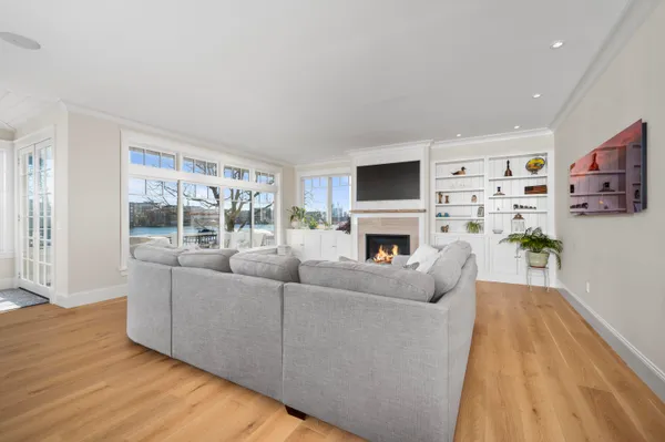 $5,800,000 | 21 Badgers Island West, Unit 21, Kittery, ME 03904