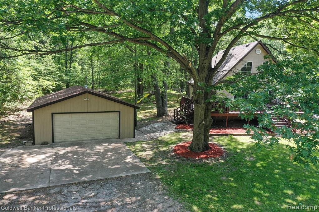2375 South 5 Mile Road Midland, MI 48640 - Photo 4 of 34