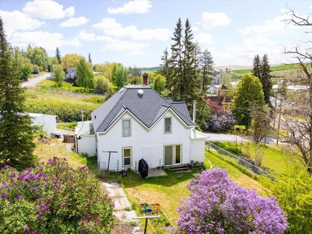 $370,000 | 117 East 1st Street, Rosalia, WA 99170