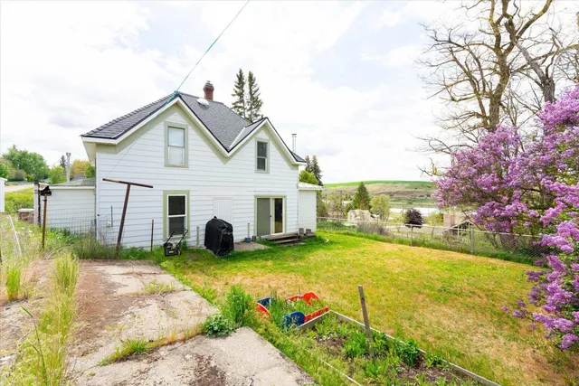 $370,000 | 117 East 1st Street, Rosalia, WA 99170