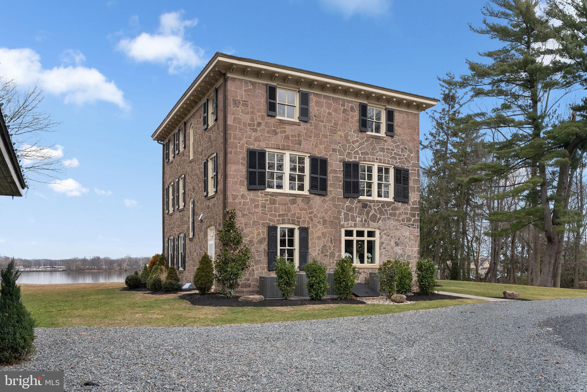 231 Woodlane Road Edgewater Park, NJ 08010 - Photo 3 of 95