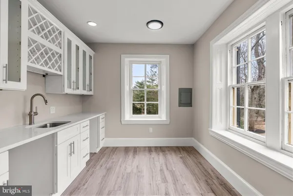 $3,000,000 | 231 Woodlane Road, Edgewater Park, NJ 08010