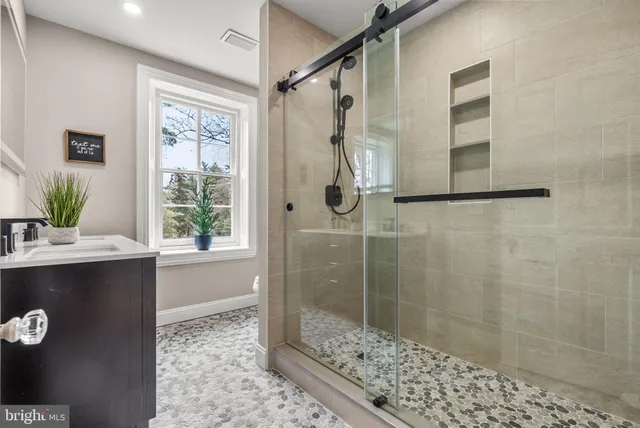 $3,000,000 | 231 Woodlane Road, Edgewater Park, NJ 08010