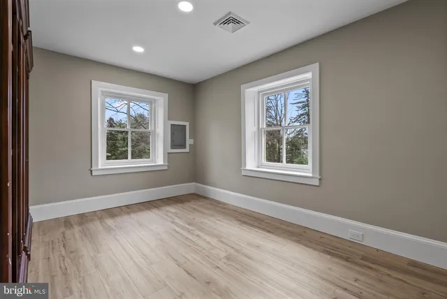 $3,000,000 | 231 Woodlane Road, Edgewater Park, NJ 08010