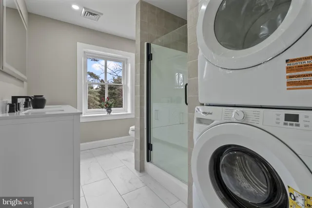 $3,000,000 | 231 Woodlane Road, Edgewater Park, NJ 08010