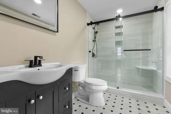 $3,000,000 | 231 Woodlane Road, Edgewater Park, NJ 08010