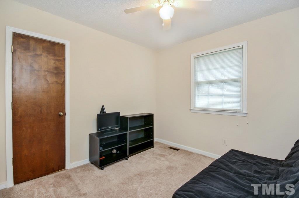 464 Grace Road Benson, NC 27504 - Photo 10 of 14